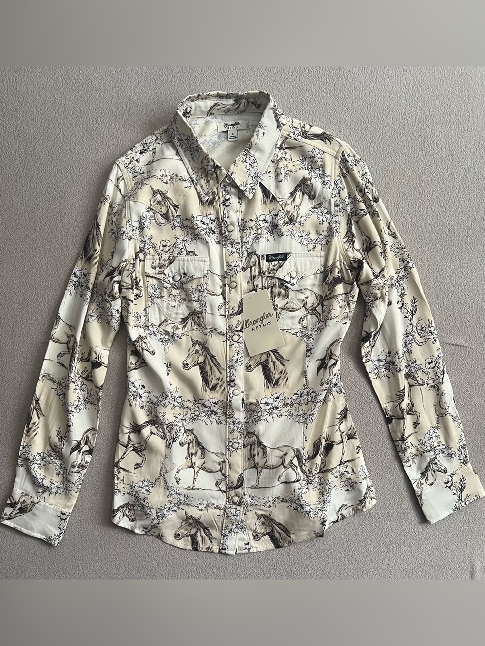 Wrangler Retro Cream Western Horse-Print Button-Front Shirt